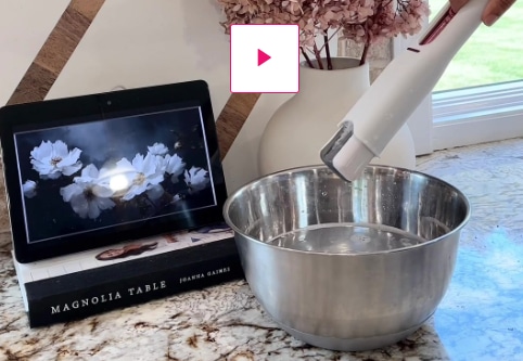 Welcome to Winning Products Friday! Today, we review the Portable Mini Mop, a trending product on TikTok with impressive engagement metrics. Learn why it's a great dropshipping opportunity and how to start selling it successfully with SellTheTrend and SHOPS.