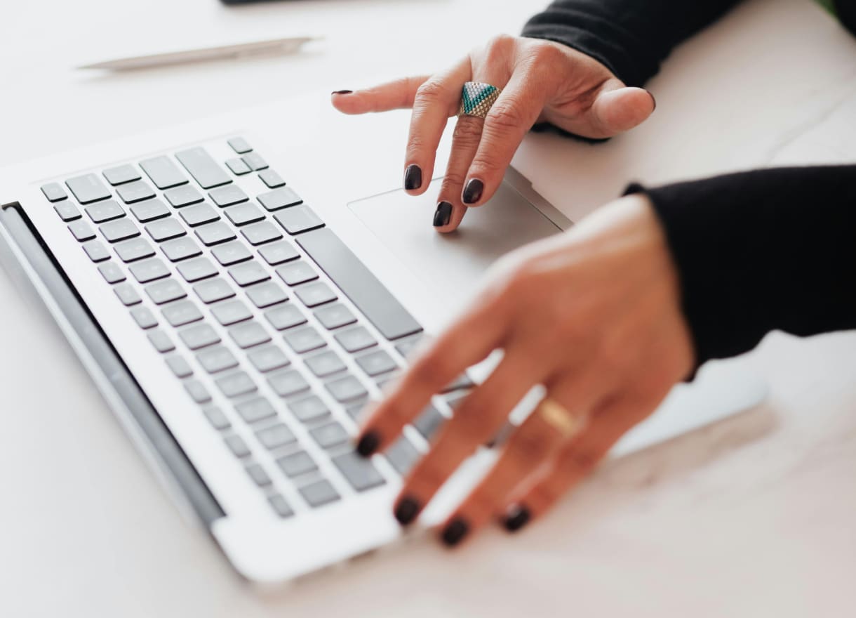 Is Dropshipping Worth It? Analyzing the Pros and Cons